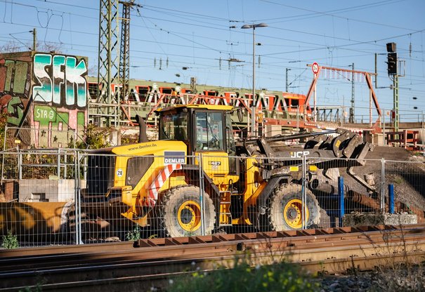Land und Bahn machen Schiene stark für die Zukunft mit dem Investitionspaket "Robustes Netz II"