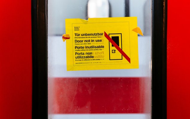 defekte Tür in einer Bahn (© go.Rheinland / Smilla Dankert)
