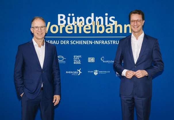 NRW-Verkehrsminister Hendrik Wüst (r.) und NVR-Geschäftsführer Dr. Norbert Reinkober