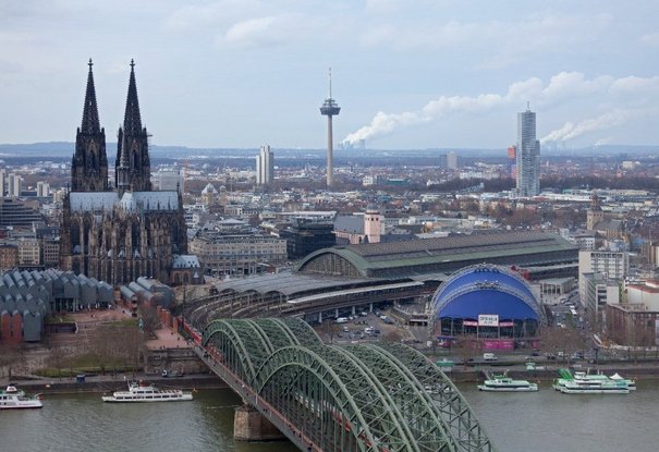 Baustart 2022: DB investiert weiter in neue elektronische Stellwerke im Knoten Köln