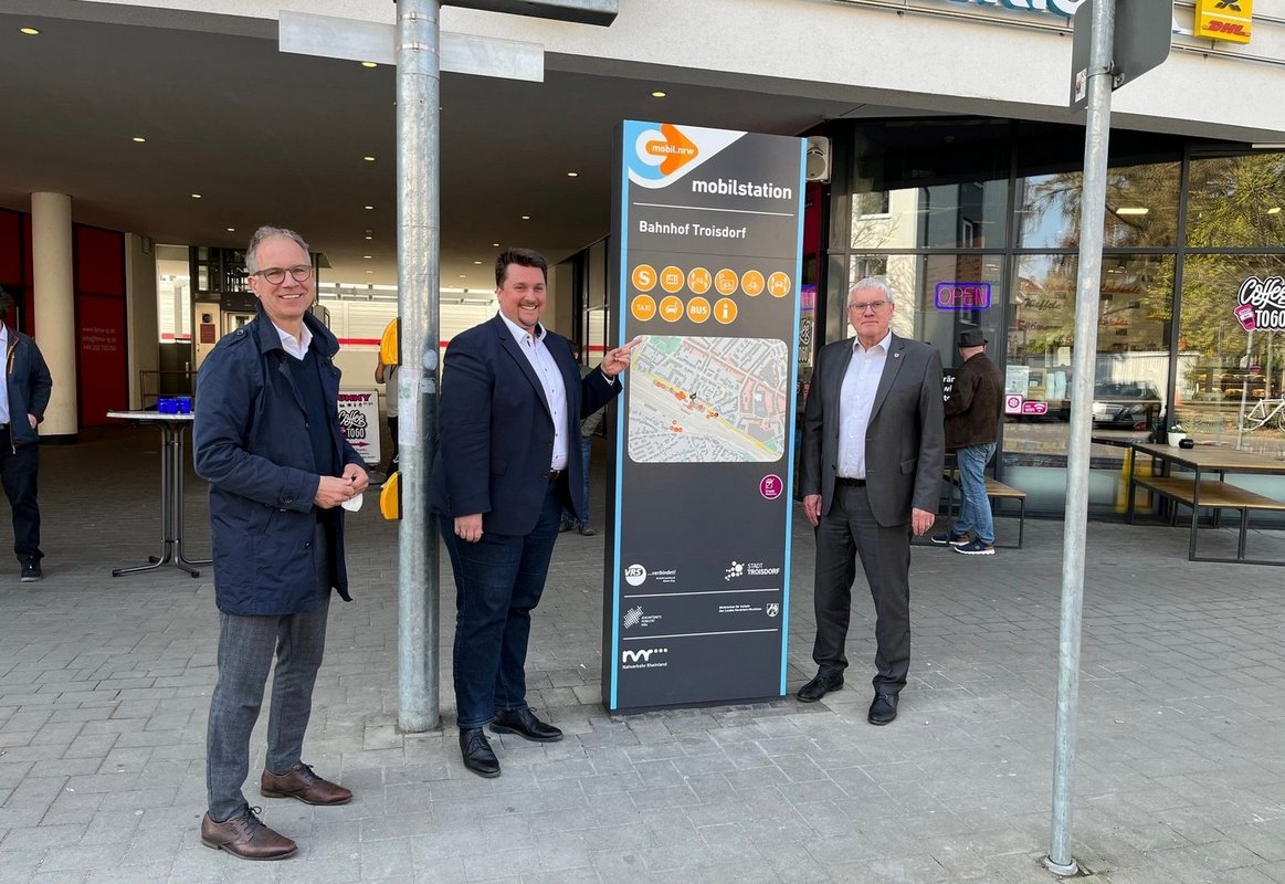 Erste Mobilitätsstationen an den Bahnhöfen Troisdorf-Mitte und Spich fertig gestellt