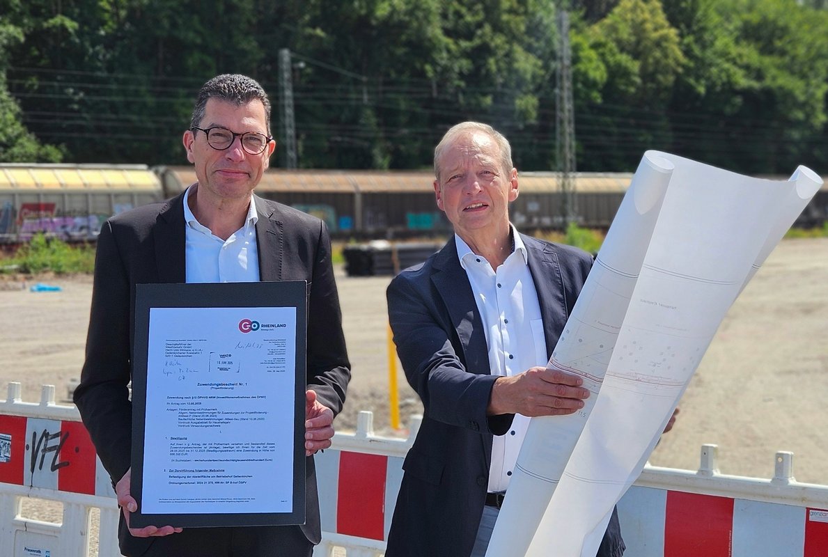 links Hans-Peter Geulen, Geschäftsführer go.Rheinland und rechts Udo Winkens, Geschäftsführer WestVerkehr