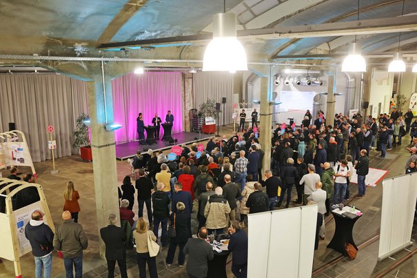 Blick auf die Dialog-Veranstaltung im Depot Aachen. @ AVV/Andreas Steindl